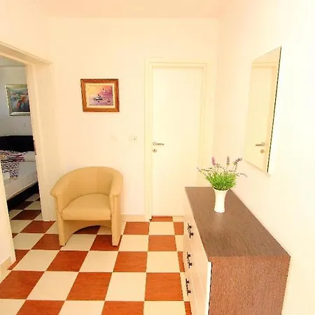 Genesis Apartment *